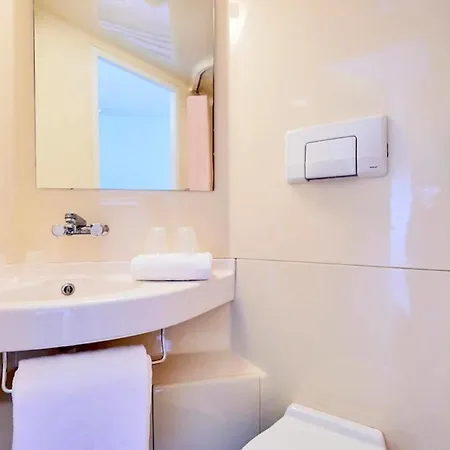Premiere Classe Boulogne Sur Hotel *
